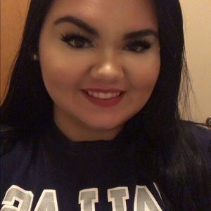 Meet your Posher, Dakota